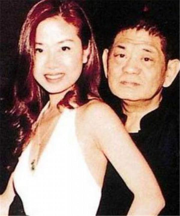 億萬富翁黃任中：給紅顏知己買豪車豪宅，晚年病重無人探望