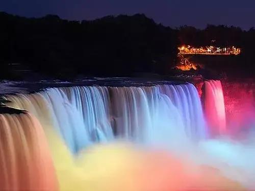 分享圖片&mdash;&mdash;世界彩色大瀑布