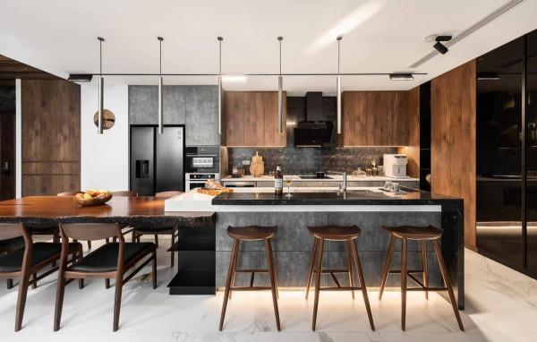 住頂樓的好處:獨享110㎡大露臺規劃成庭院,其他人只有羨慕的份 住頂樓的好處:獨享110㎡大露臺規劃成庭院,其他人只有羨慕的份