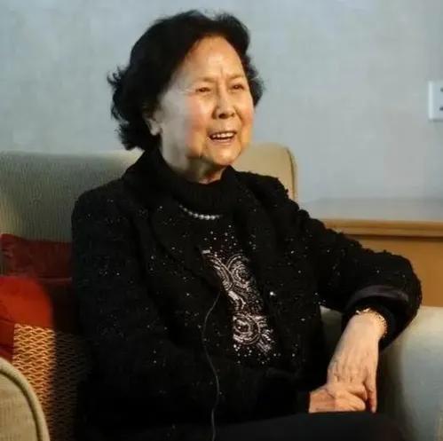 “鄧麗君”的歌1980年上央視晚會，緣自《西遊記》導演楊潔