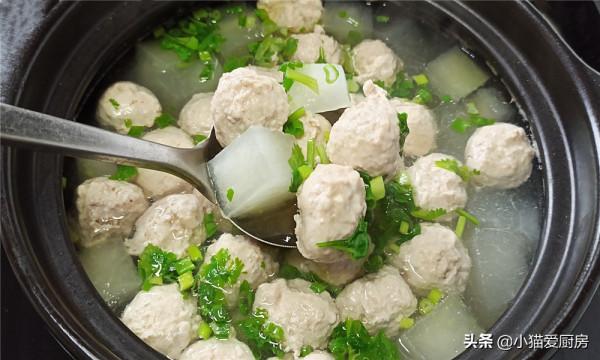 冬瓜丸子湯這樣做太好喝了，湯鮮丸子嫩滑，冷天來一碗特別舒服