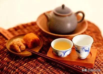 喝茶水好還是喝白開水好？