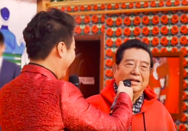 82歲李雙江罕露面！面色紅潤滿頭濃密黑髮，親自教學飆高音獲熱捧