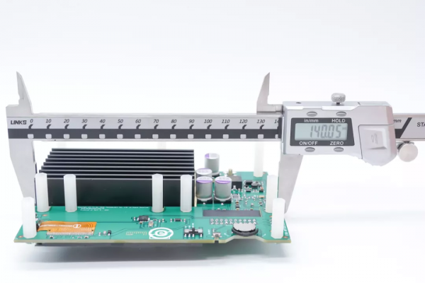 MICROCHIP微芯釋出300W工業級無線充方案，支援FOD和NFC檢測