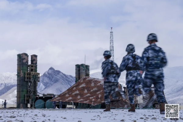 多圖直擊！空軍地導某旅高原&OpenCurlyDoubleQuote;防空利箭&rdquo;雪中訓練