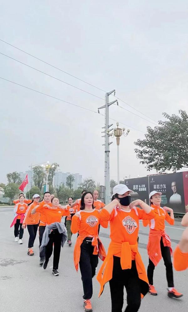 晨跑十五年的大女生,用堅韌不拔展現了她的逆生長… 晨跑十五年的大女生,用堅韌不拔展現了她的逆生長…