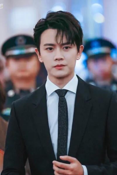 古裝造型和現代裝造型，哪個更出眾啊？