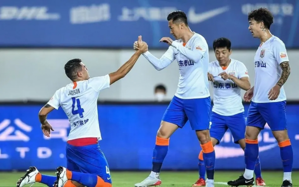 泰山壓頂完勝 問鼎中超無懸念