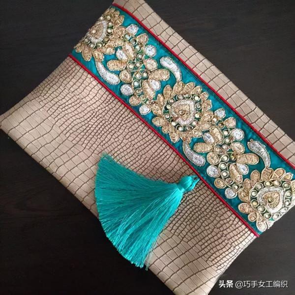 她將幾塊錢的繡片縫在包包上，真的不能再美了