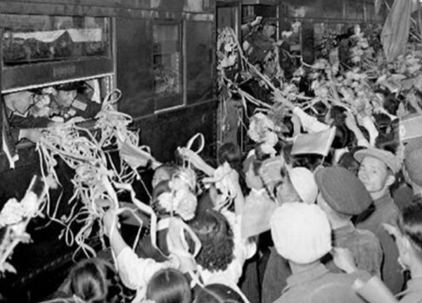 25萬志願軍為何戰後仍駐紮朝鮮？五年後撤離，才知偉人英明之處