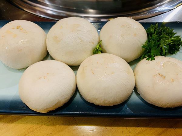 4人吃燒烤，10道菜花費400元，曬到朋友圈，大家說吃不飽