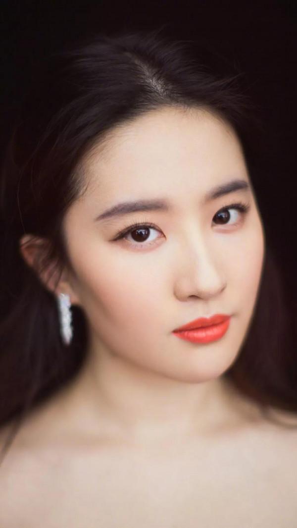 她像天上的仙女 劉亦菲