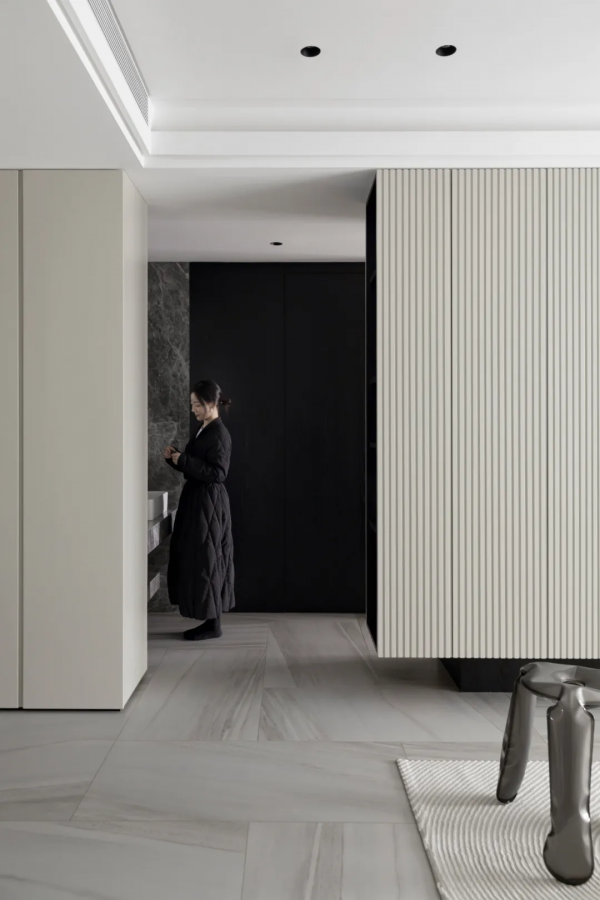 爾 間 | 180㎡南北通透+超長中島餐桌,淺色系現代輕奢 爾 間 | 180㎡南北通透+超長中島餐桌,淺色系現代輕奢