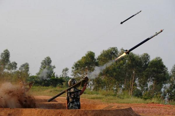 反坦克直升機越來越厲害，坦克為何不裝防空導彈對付呢？