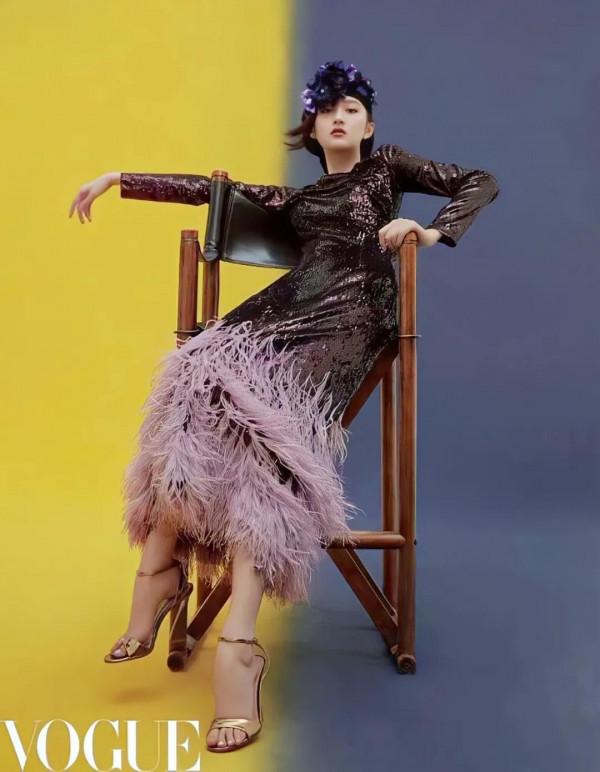 ​是我瘋了還是關曉彤真的變時髦了？