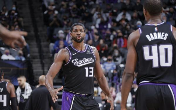 攻不行,守不行,就剩個五小陣容不可多得的中鋒的稱號 攻不行,守不行,就剩個五小陣容不可多得的中鋒的稱號