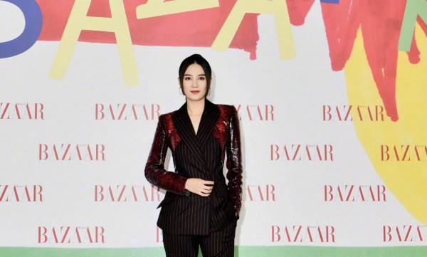 芭莎慈善夜群星紅毯造型惹爭議,楊穎似仙女,楊冪、宋茜略顯成熟 芭莎慈善夜群星紅毯造型惹爭議,楊穎似仙女,楊冪、宋茜略顯成熟