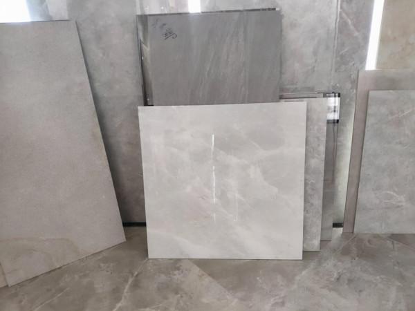 以前不懂，瓷磚一塊100多；其實裝修買瓷磚最好別超“70”