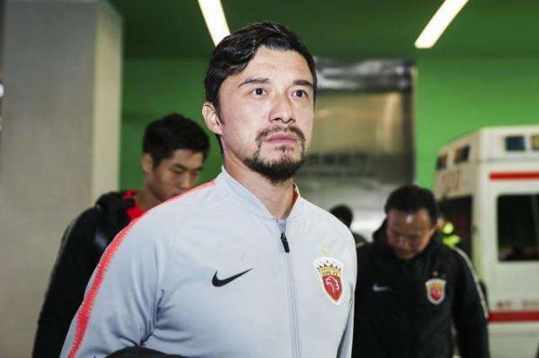 李瑋峰影片連線謝暉:青年球員水平太差,贊助商花錢也送不出去 李瑋峰影片連線謝暉:青年球員水平太差,贊助商花錢也送不出去