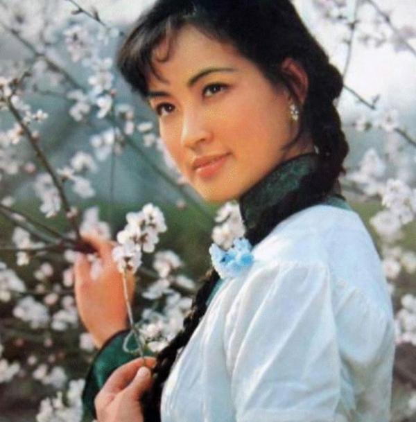 結過4次婚,愛過6個男人,為何60歲的劉曉慶還能嫁頂級富豪? 結過4次婚,愛過6個男人,為何60歲的劉曉慶還能嫁頂級富豪?