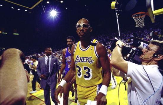 賈巴爾的“天勾”傳奇人生(一) 賈巴爾的“天勾”傳奇人生(一)