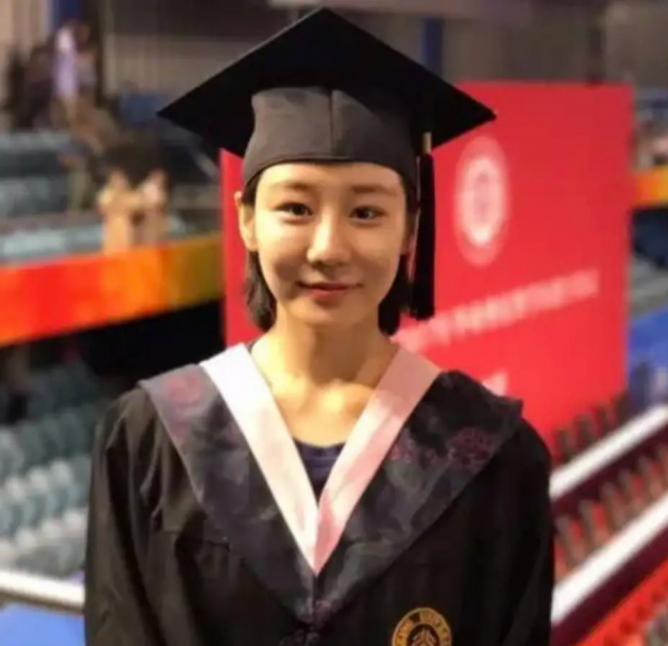 體操女神鄧琳琳:退役後被保送北大,如今女大十八變,可惜仍單身 體操女神鄧琳琳:退役後被保送北大,如今女大十八變,可惜仍單身