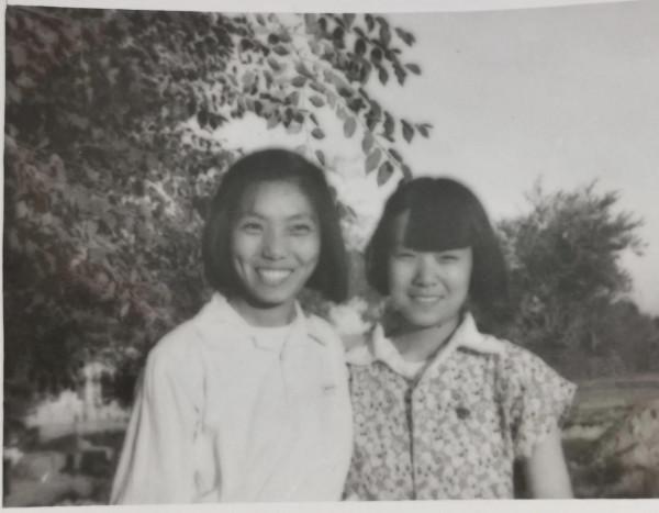 隨八千湘女上天山，為建設可可托海作貢獻