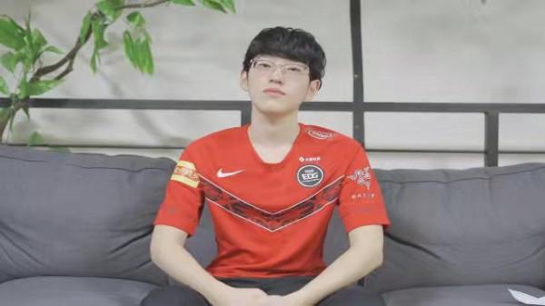 虎娘日報：公理圓弧將削 T1老闆聊續約faker