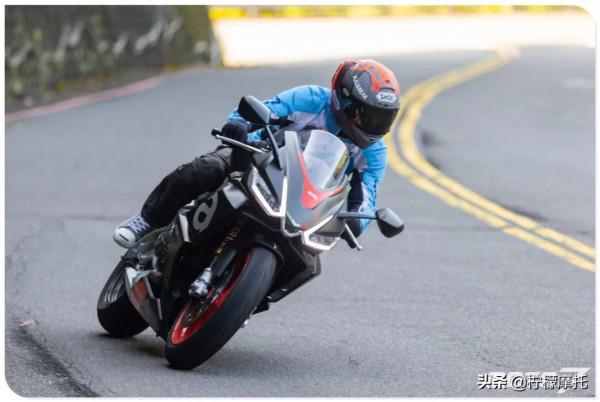 2021 RS660 試駕：操控、電控一次滿足，中量級運動車款新世代