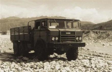 大浪淘沙始為金：中國第一代軍用重型越野車