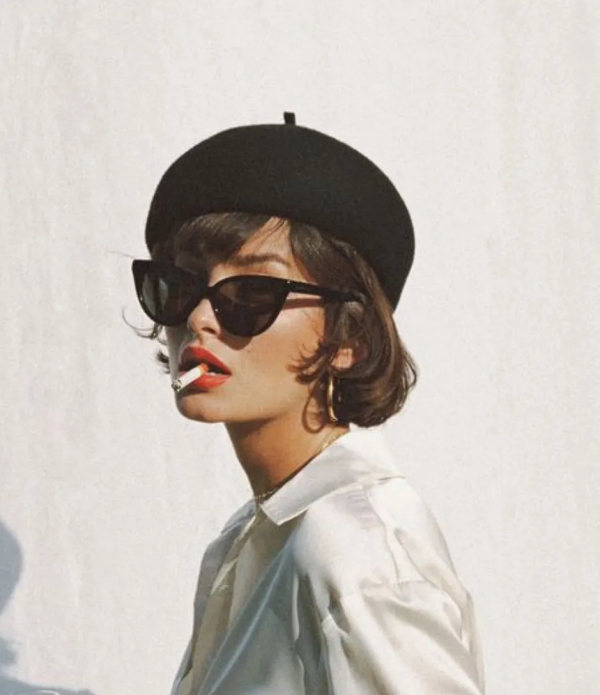 當紅女星被嘲劇中穿搭太辣眼!到底什麼才是法式風格啊? 當紅女星被嘲劇中穿搭太辣眼!到底什麼才是法式風格啊?