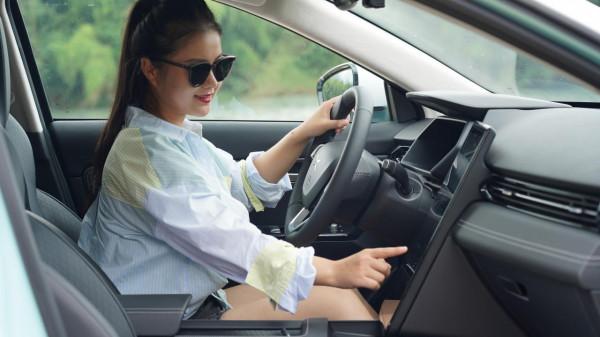 6年自駕旅行20萬公里,首次體驗純電動車,這駕駛感受太驚豔了 6年自駕旅行20萬公里,首次體驗純電動車,這駕駛感受太驚豔了