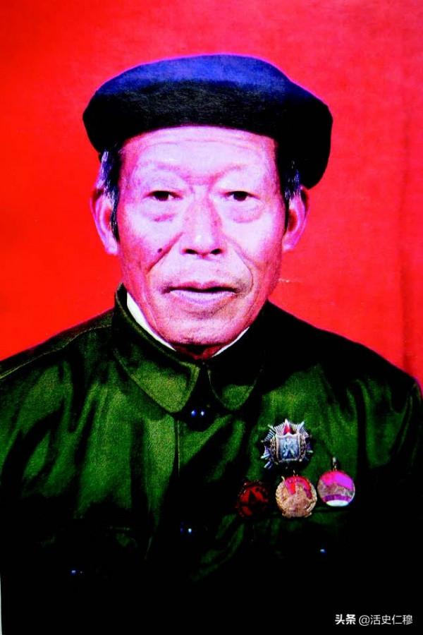 孤膽英雄曹銀山：陰差陽錯當兵，一人阻擊敵人兩個排，榮立一等功