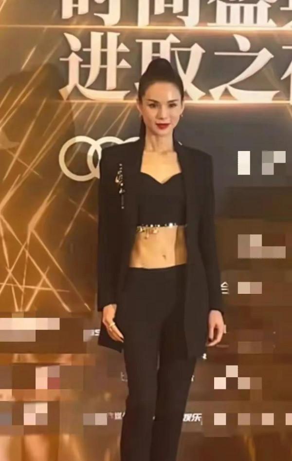 搜狐紅毯生圖曝光！阿嬌造型一言難盡，趙雅芝扮嫩違和，楊穎最佳