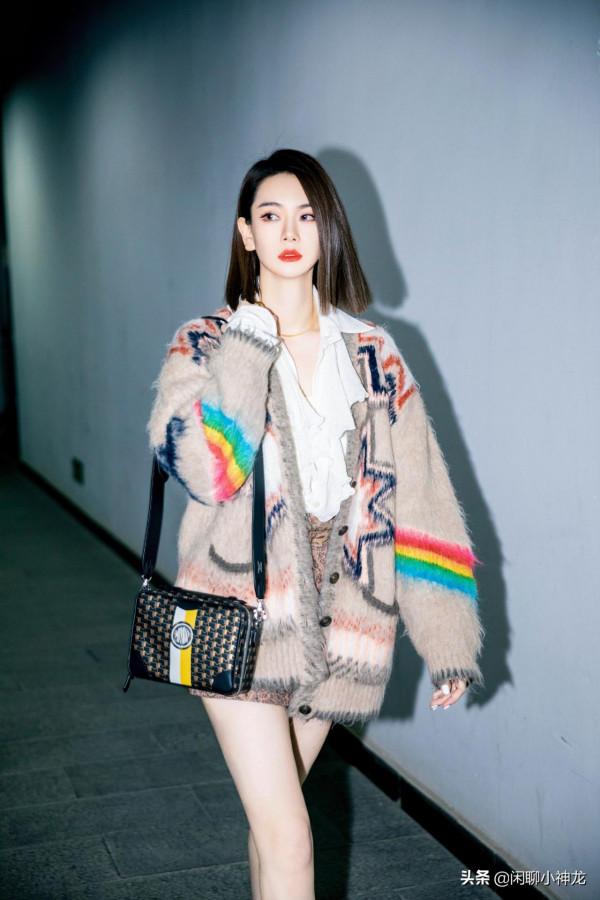 這件毛衣讓女明星的小粗腿無處藏,看看楊冪、戚薇、孟子義、趙粵 這件毛衣讓女明星的小粗腿無處藏,看看楊冪、戚薇、孟子義、趙粵