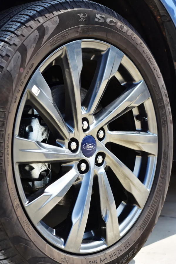 效能有取捨 選購按需求——福特銳際插電混動