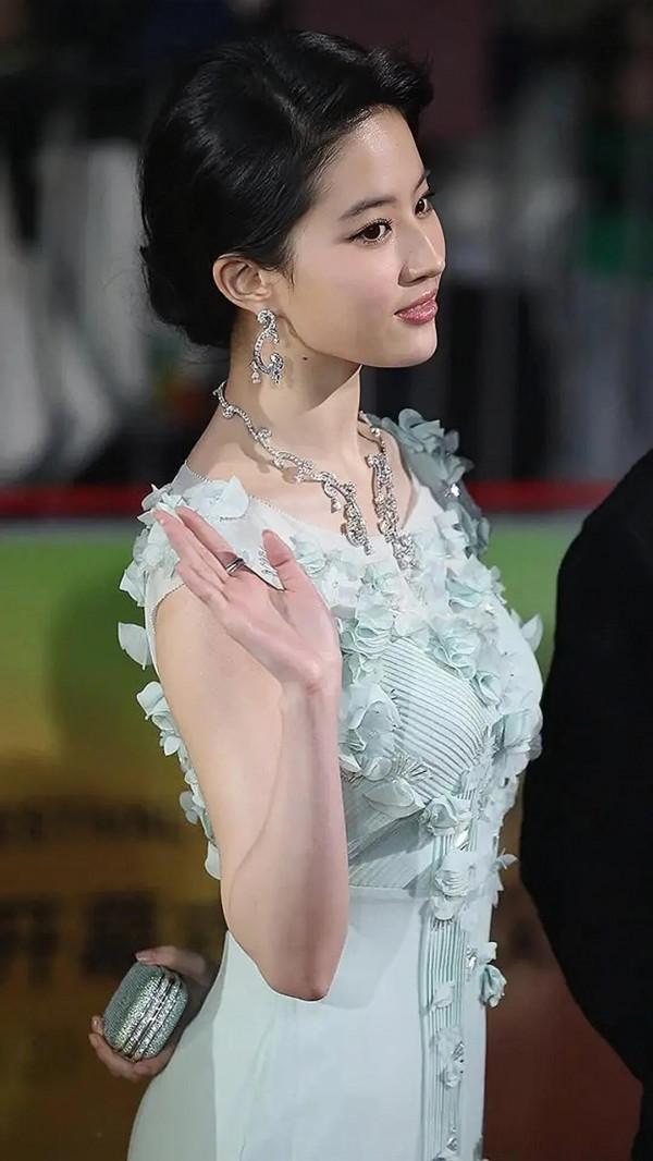 有種女人味叫劉亦菲