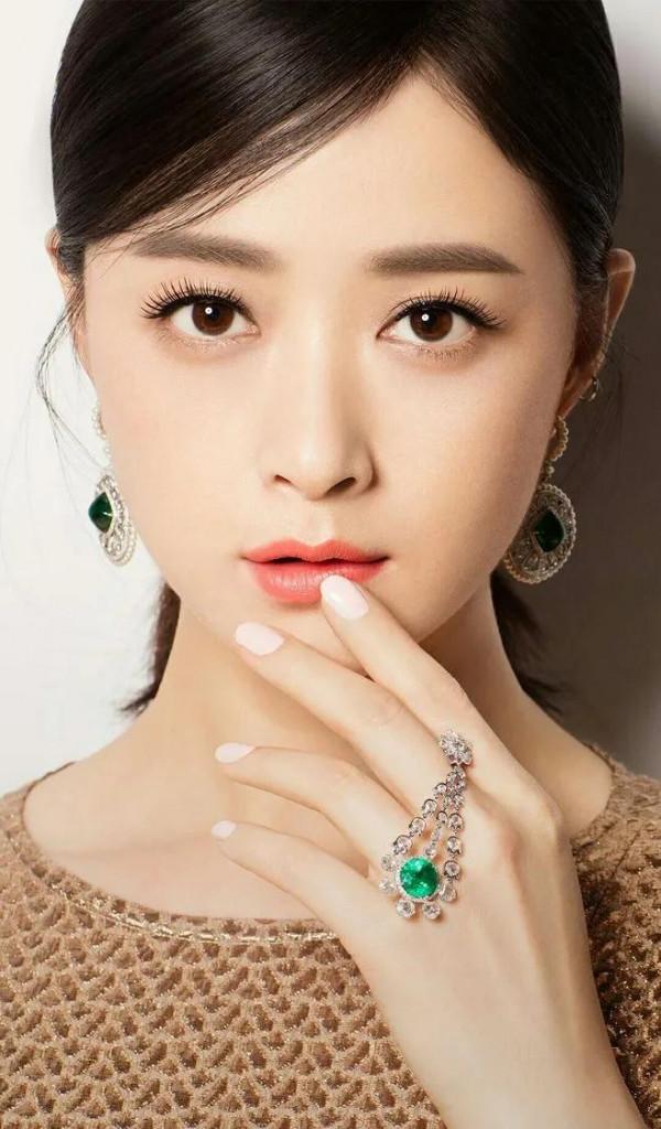 “風情女神”蔣欣到底有多美？（多圖）