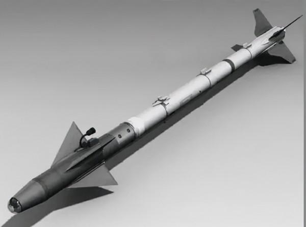 1958年一浙江農民勞作，在地裡發現響尾蛇導彈，蘇聯竟然上門討要