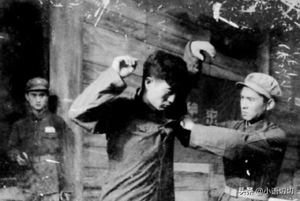 1950年土匪屠城，13名幹部被頭朝下活埋，解放軍鐵腕復仇