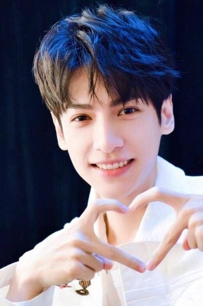 5位瘦成皮包骨的明星,不分男女的減肥,當真要錢不要命? 5位瘦成皮包骨的明星,不分男女的減肥,當真要錢不要命?