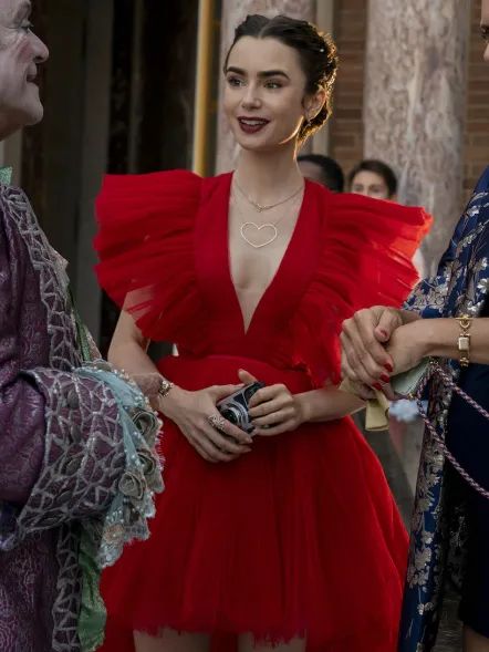 去年你們誇她有個性，今年她變得更茶更土來報答