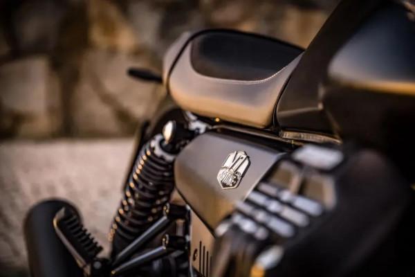 9.99萬！摩托古馳V7 850Stone，不一樣的復古味道