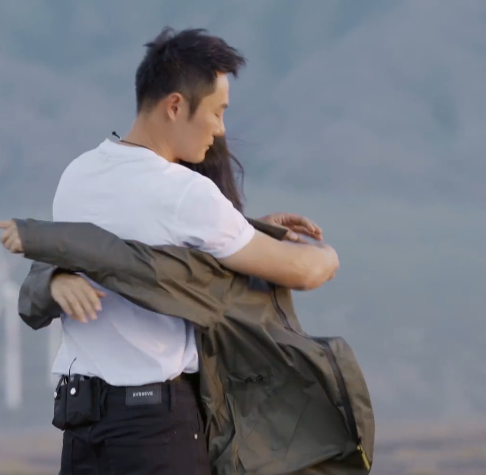 《再見愛人》郭柯宇和章賀這個擁抱,徹底地放下 《再見愛人》郭柯宇和章賀這個擁抱,徹底地放下