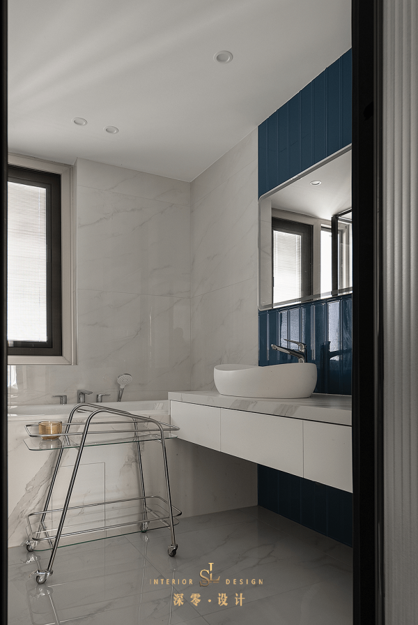 事實證明越簡單越高階,玄關電視牆一起打,堅持去把手,全屋養眼 事實證明越簡單越高階,玄關電視牆一起打,堅持去把手,全屋養眼