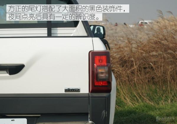 誰說皮卡只能拉貨？2.0T+8AT的江鈴域虎7，翻山越嶺也毫不費力