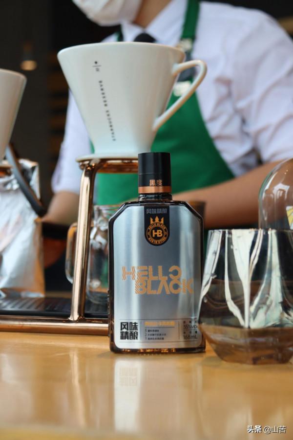 有酒、有故事的HELLO BLACK,被年輕人們捧上天了 有酒、有故事的HELLO BLACK,被年輕人們捧上天了