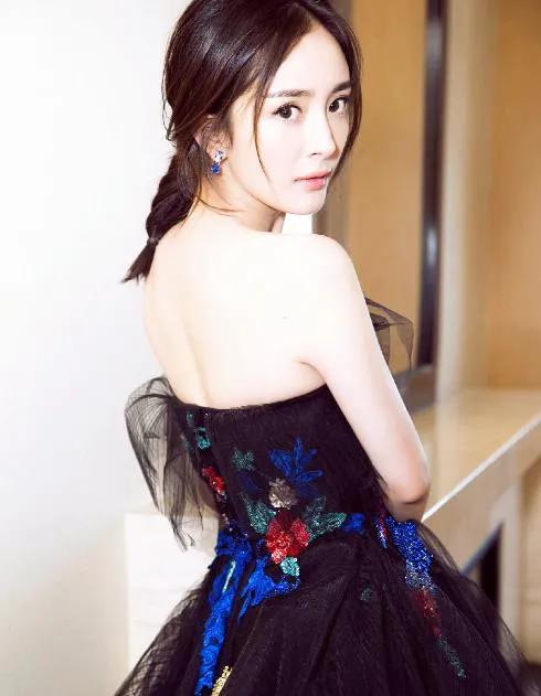 楊冪 80後“四小花旦”之一 優雅大氣 百搭服飾美得讓人心醉 楊冪 80後“四小花旦”之一 優雅大氣 百搭服飾美得讓人心醉