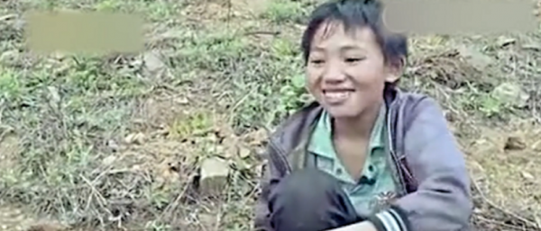 2014年廣西一男孩無依無靠，靠挖野菜為生，獲愛心捐款500萬