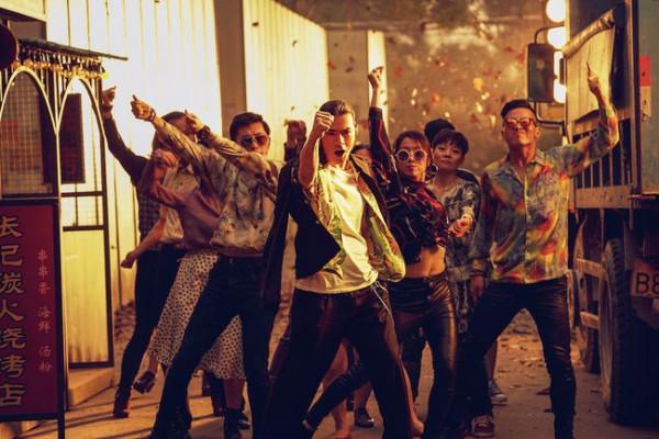 《擺渡人》:擺渡他人,守住“自我”,享受愛享受生命 《擺渡人》:擺渡他人,守住“自我”,享受愛享受生命